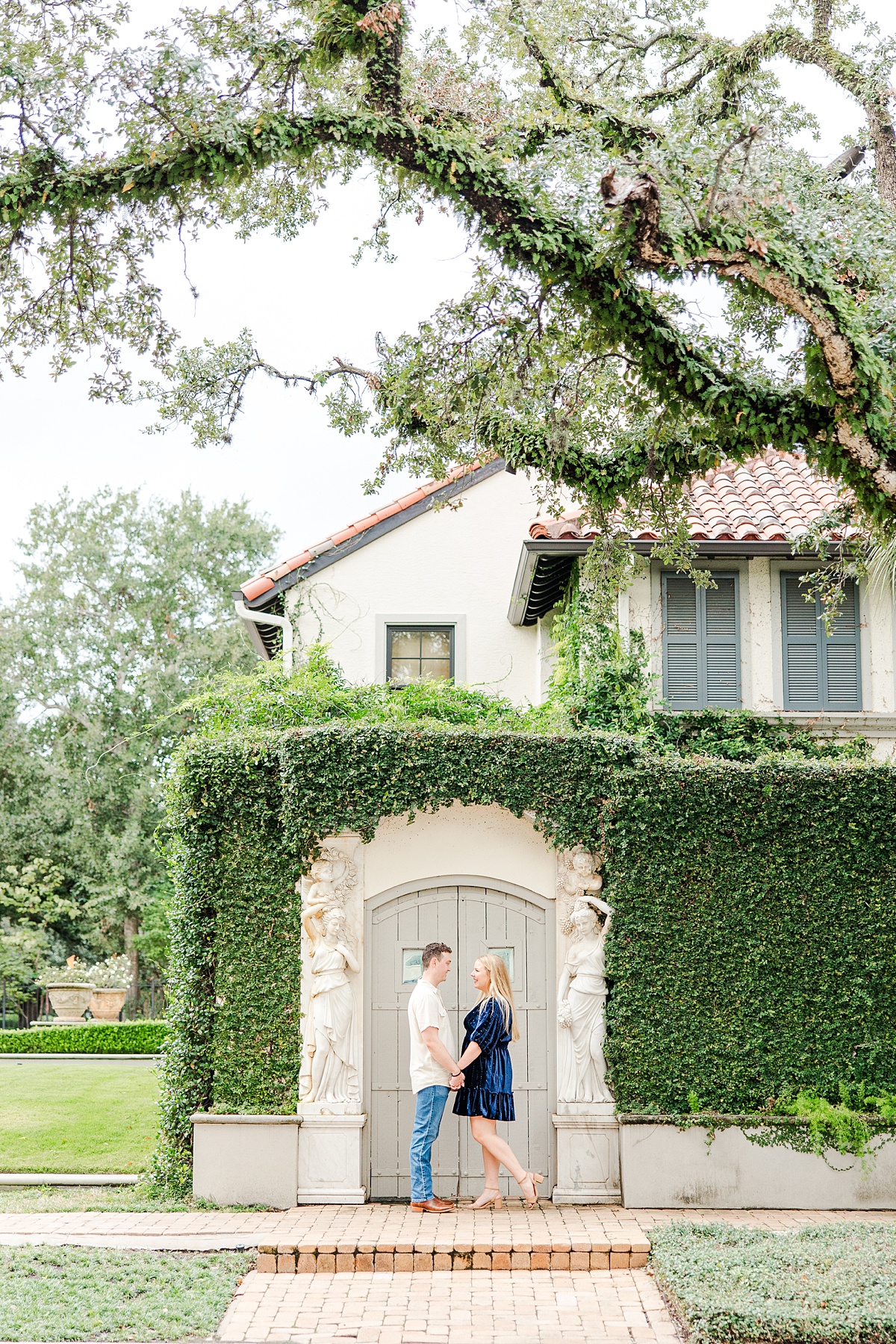 A Houston Museum District Engagement Session